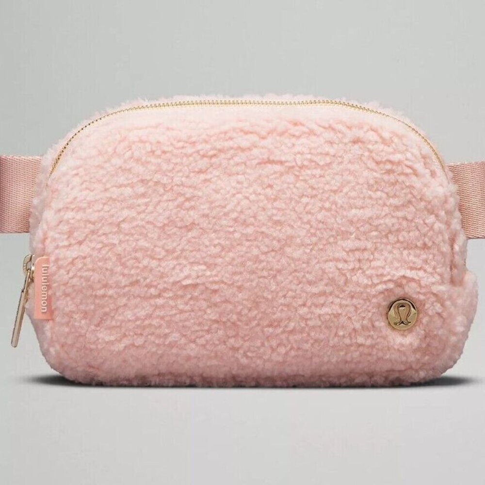 Everywhere Belt Bag 1L Fleece - pink mist- NEW